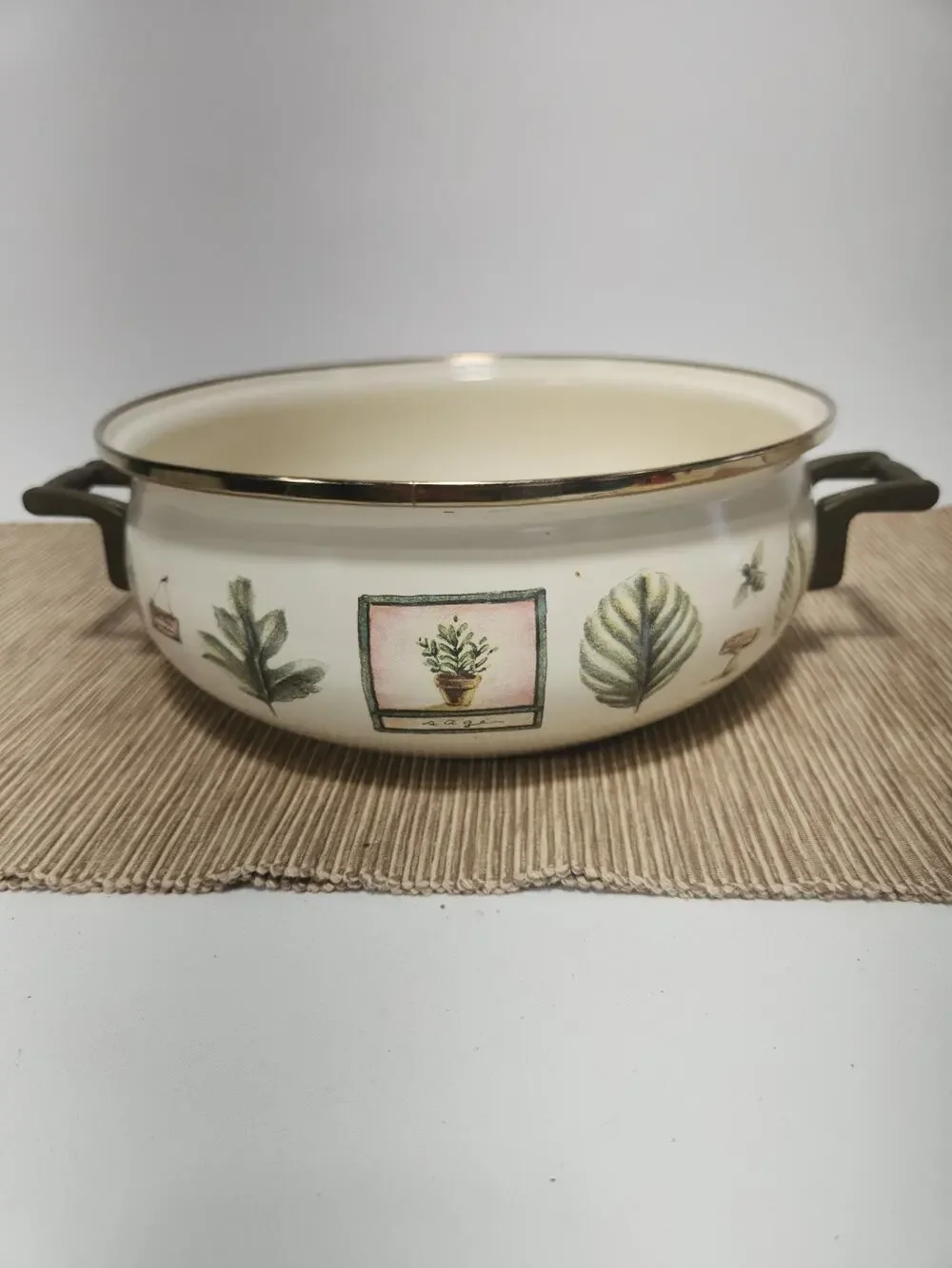 Vintage Enamelware Botanical Herb Casserole Pot 10